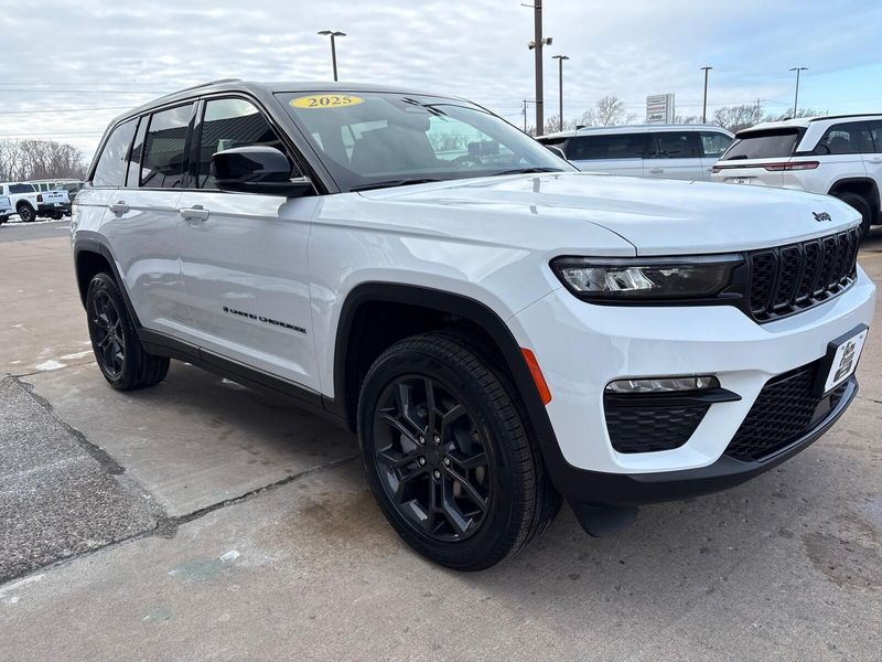 New 2025 Jeep Grand Cherokee Limited 4x4Image 7