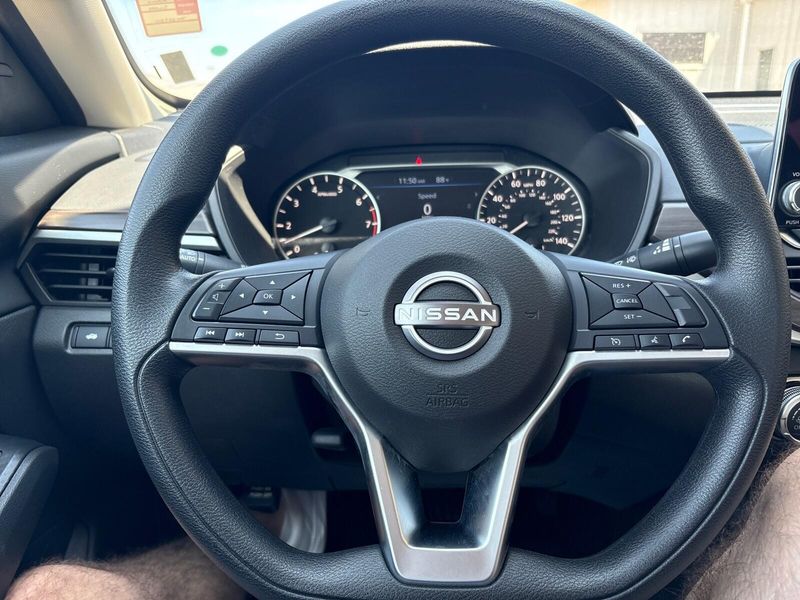 Used 2024 Nissan Altima 2.5 SVImage 13
