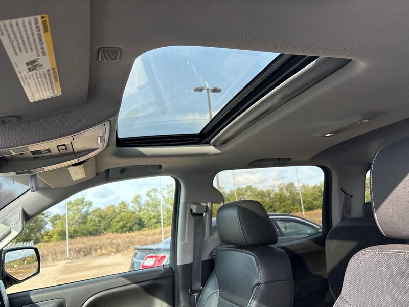 Used 2017 GMC Sierra 1500 SLTImage 11