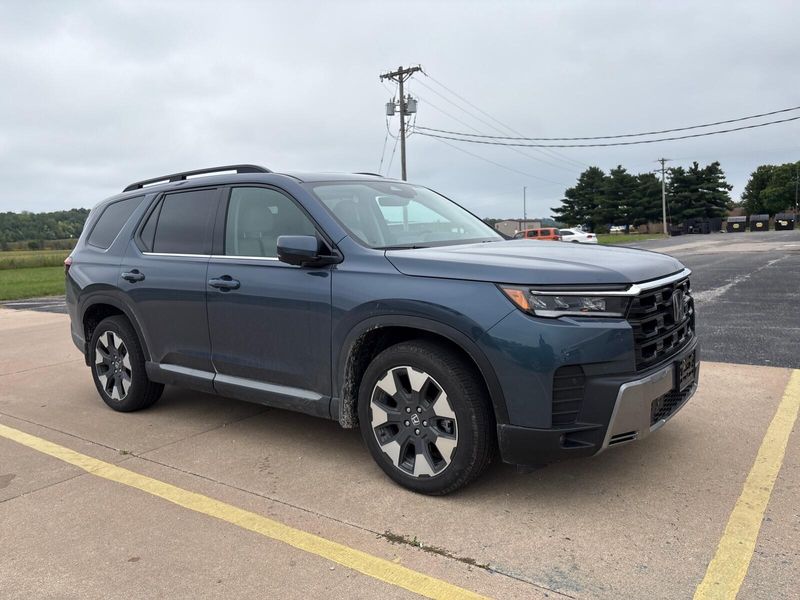 Used 2026 Honda Pilot TouringImage 11