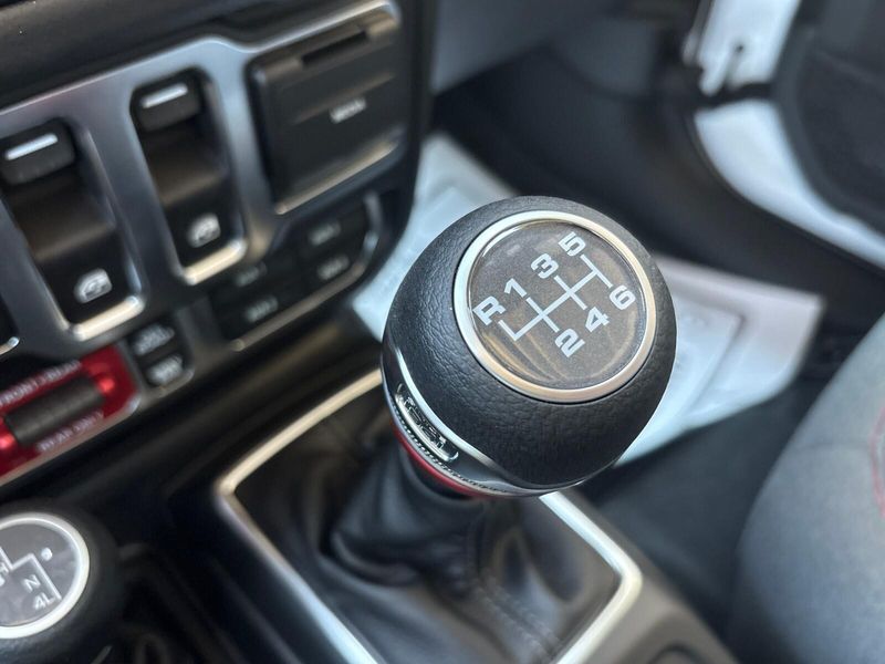 New 2025 Jeep Wrangler 2-door RubiconImage 21