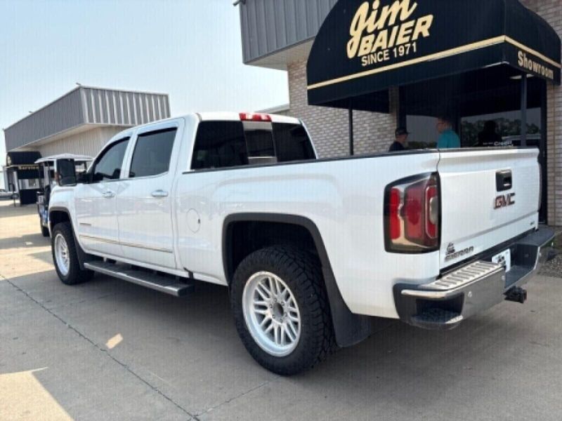 2017 GMC Sierra 1500 SLTImage 12