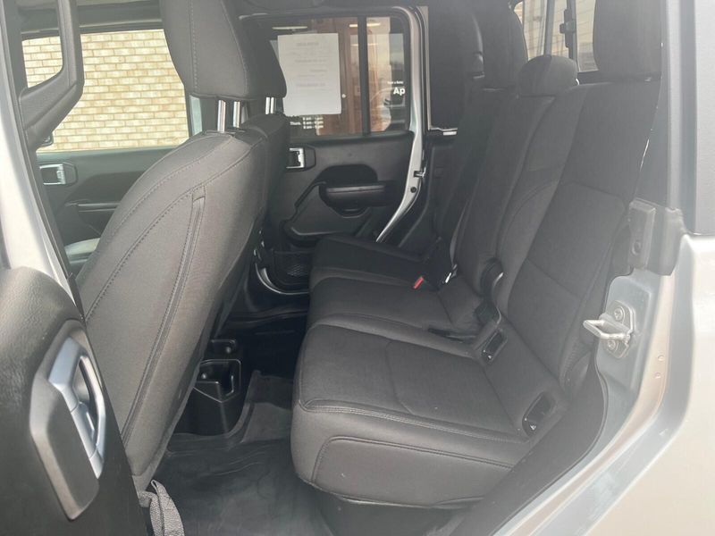 2022 Jeep Gladiator Sport SImage 4