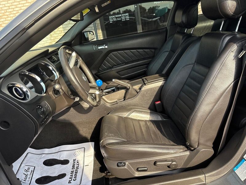 Used 2012 Ford Mustang GTImage 3