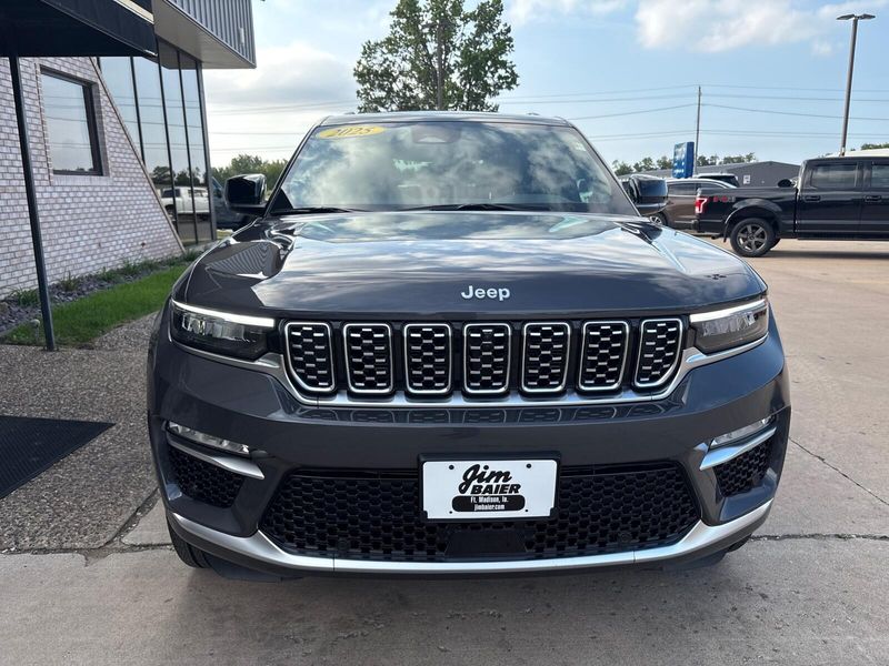 New 2025 Jeep Grand Cherokee Summit 4x4Image 7
