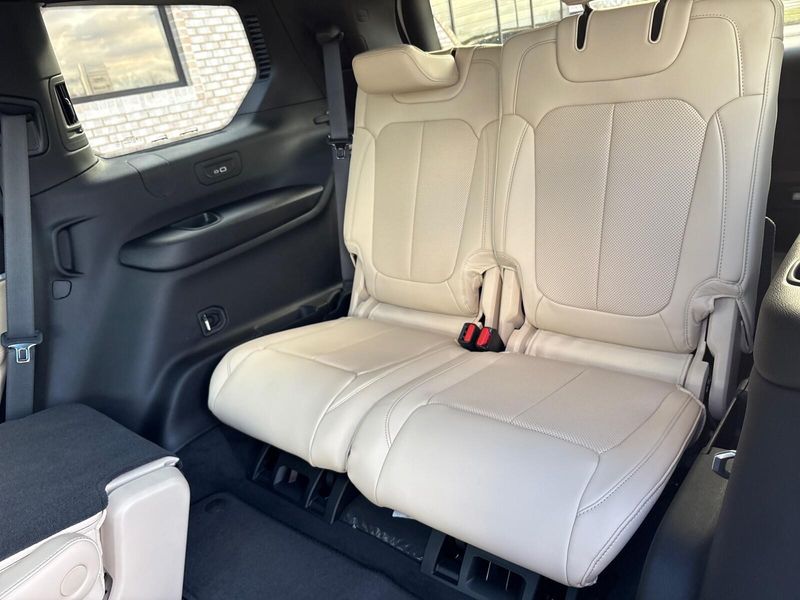 New 2025 Jeep Grand Cherokee L Limited 4x4Image 5