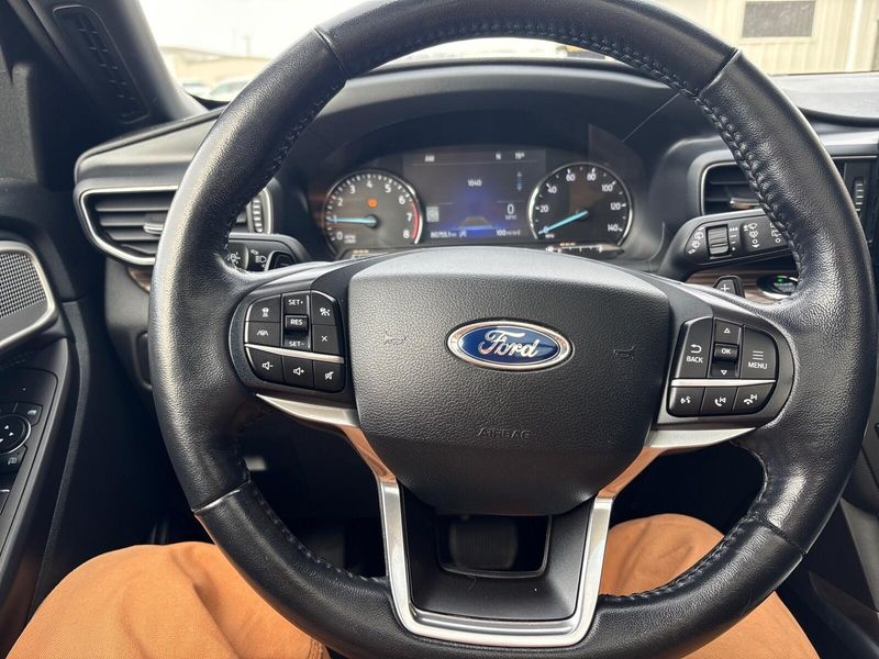 Used 2020 Ford Explorer LimitedImage 17