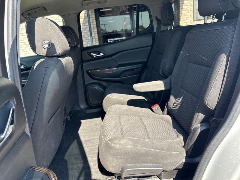 2018 GMC Acadia SLEImage 4