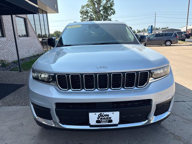 New 2025 Jeep Grand Cherokee L Laredo X 4x4Image 7
