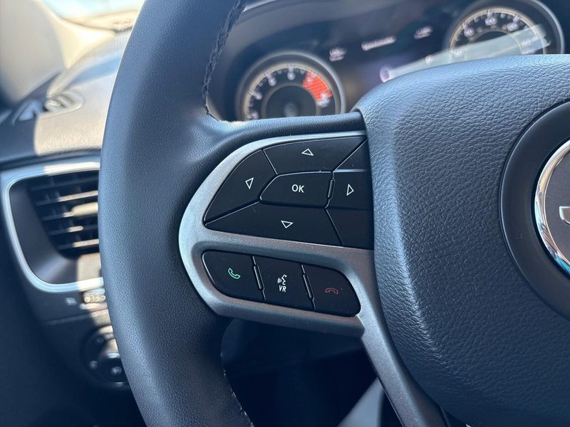 Used 2022 Jeep Cherokee Latitude LuxImage 14