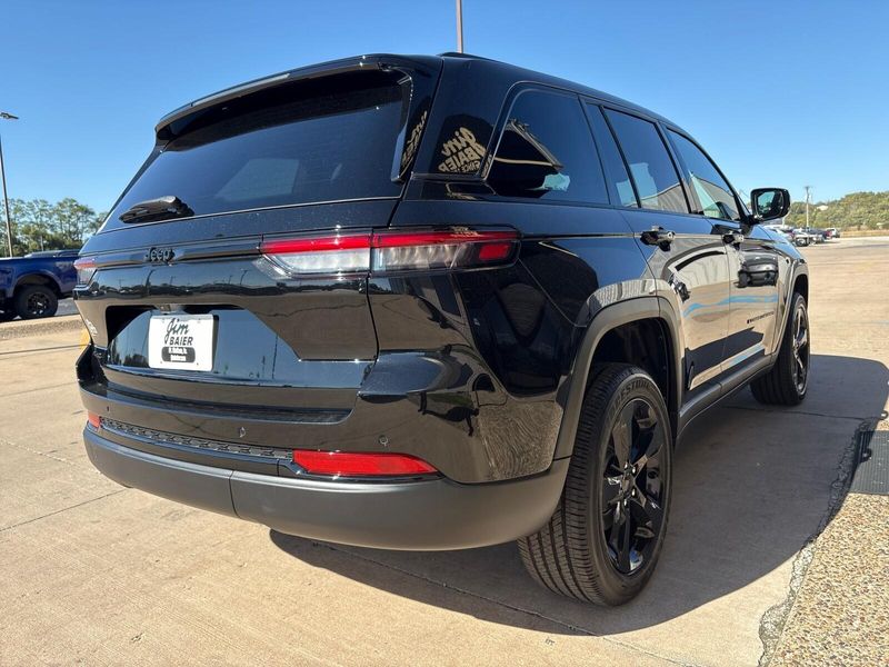 New 2025 Jeep Grand Cherokee Altitude X 4x4Image 8