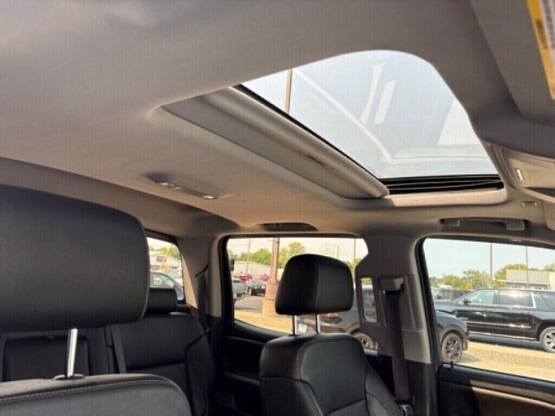 2017 GMC Sierra 1500 SLTImage 8