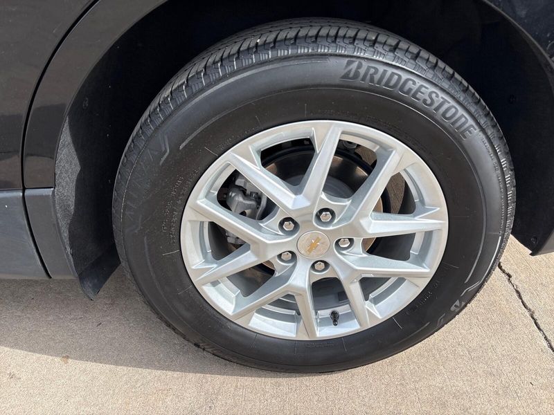 Used 2023 Chevrolet Equinox LTImage 13