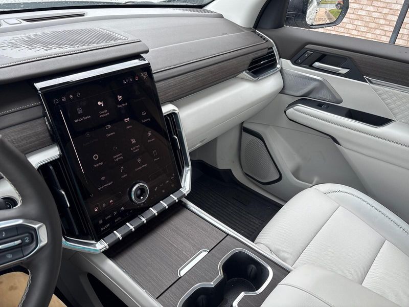 2024 GMC Acadia AWD DenaliImage 20