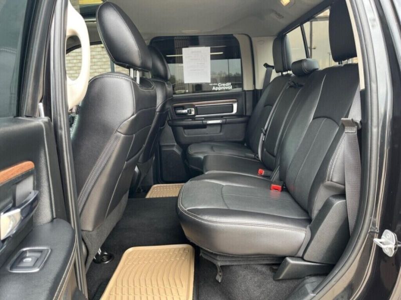 2017 RAM 1500 LaramieImage 4