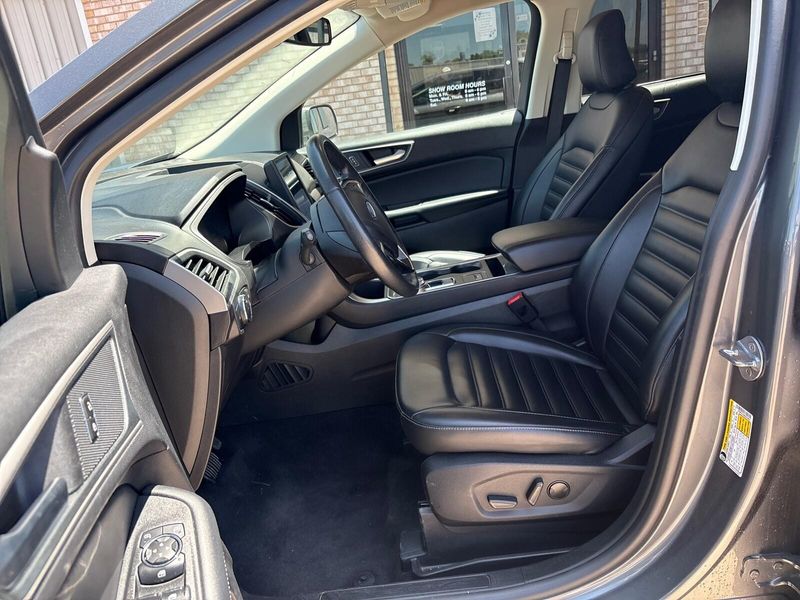 Used 2024 Ford Edge SELImage 3