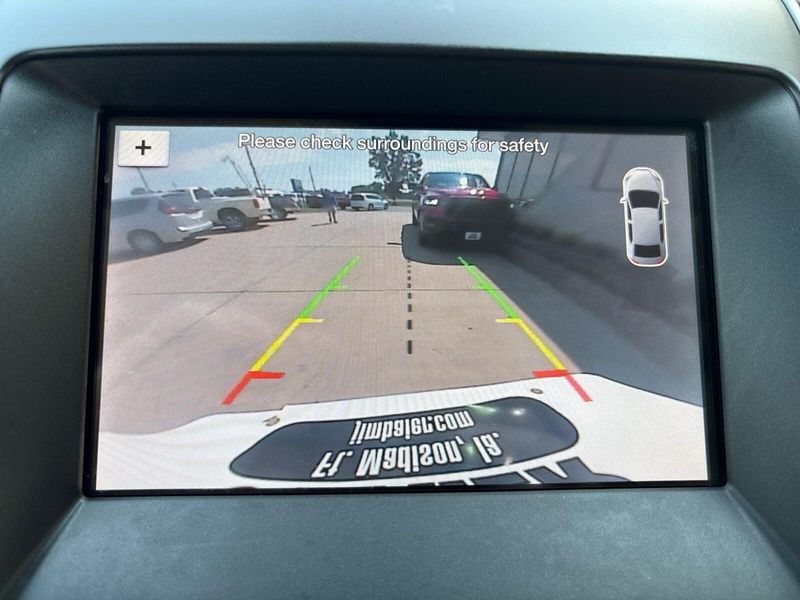 Used 2019 Ford Edge SELImage 19