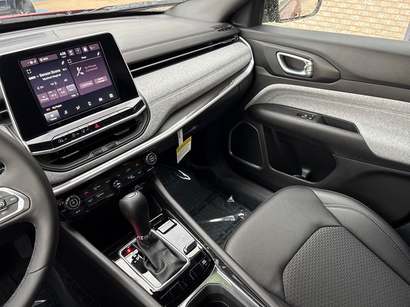 2025 Jeep Compass Latitude 4x4Image 14