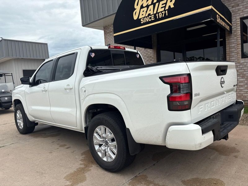 2022 Nissan Frontier SVImage 10
