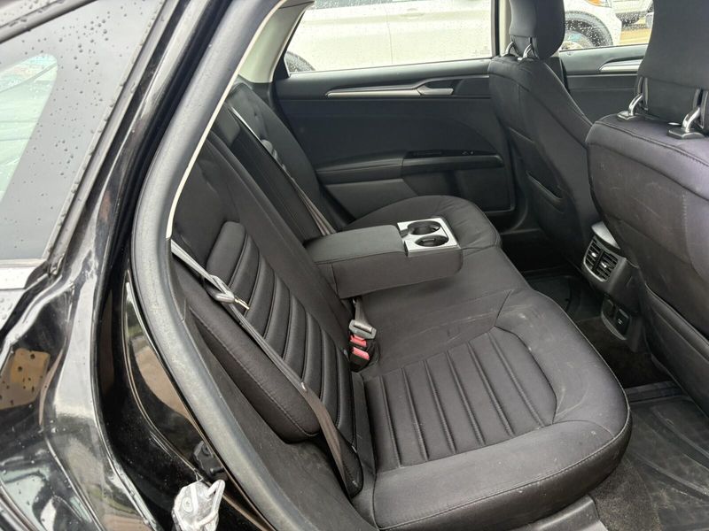 Used 2014 Ford Fusion Hybrid SE HybridImage 9