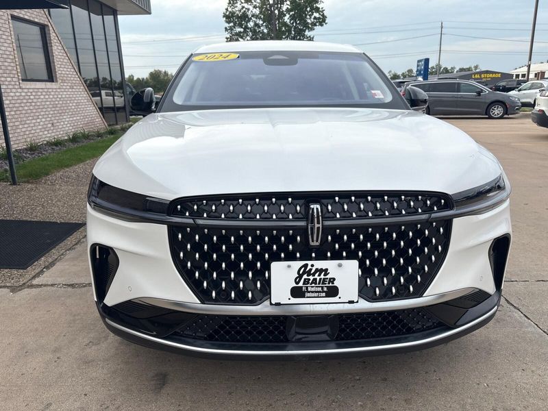 Used 2024 Lincoln Nautilus PremiereImage 6