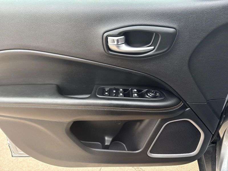 Used 2021 Jeep Compass LatitudeImage 12