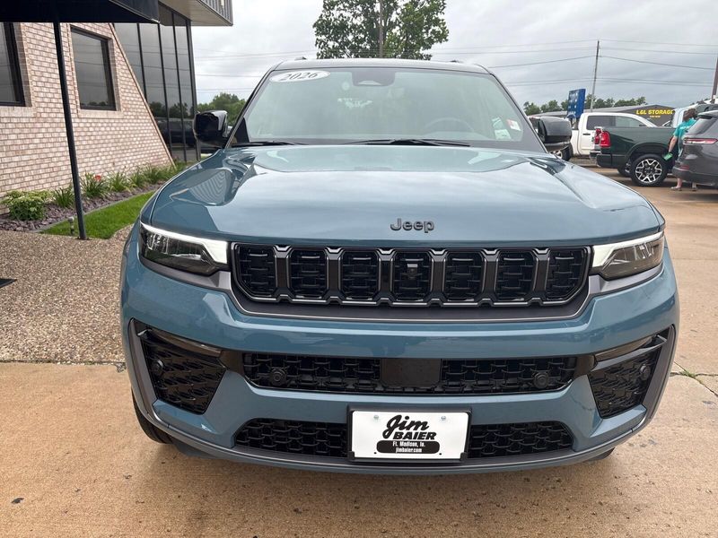 New 2026 Jeep Grand Cherokee L Summit 4x4Image 8