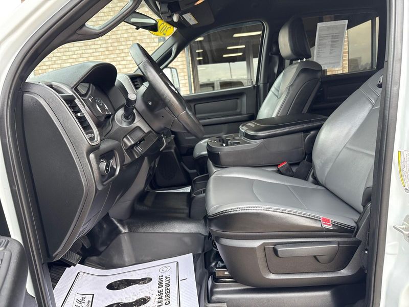 2024 Ram 2500 Tradesman photo 3