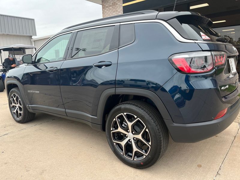 2024 Jeep Compass Limited 4x4Image 10