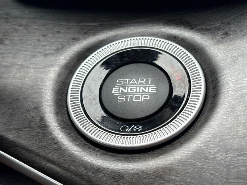 Used 2024 Jeep Grand Cherokee L LimitedImage 20