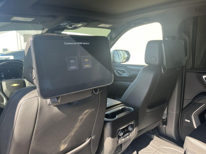 2023 Chevrolet Suburban LTImage 5