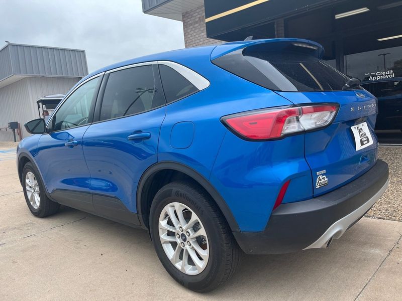 2021 Ford Escape SEImage 10