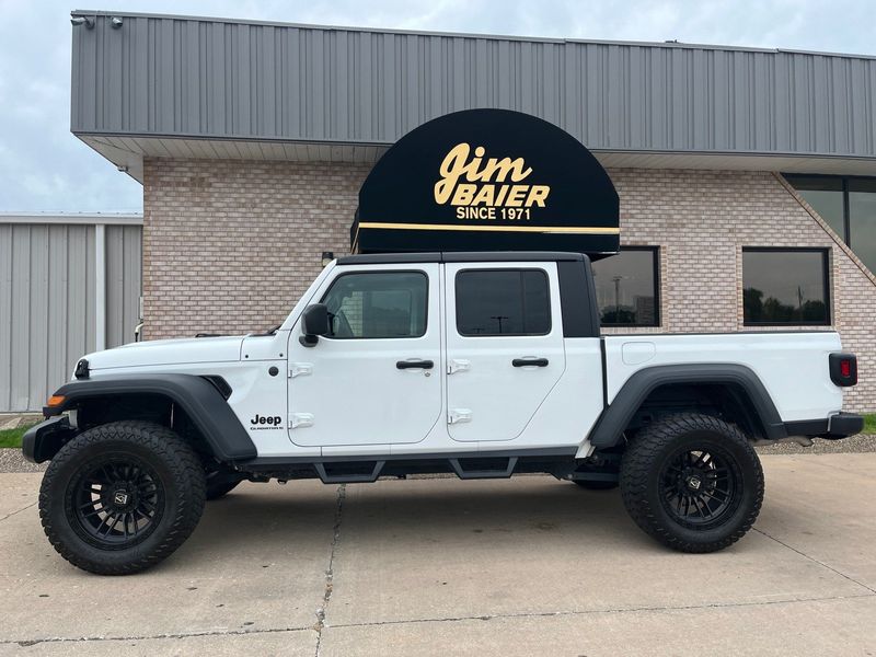 2023 Jeep Gladiator SportImage 2