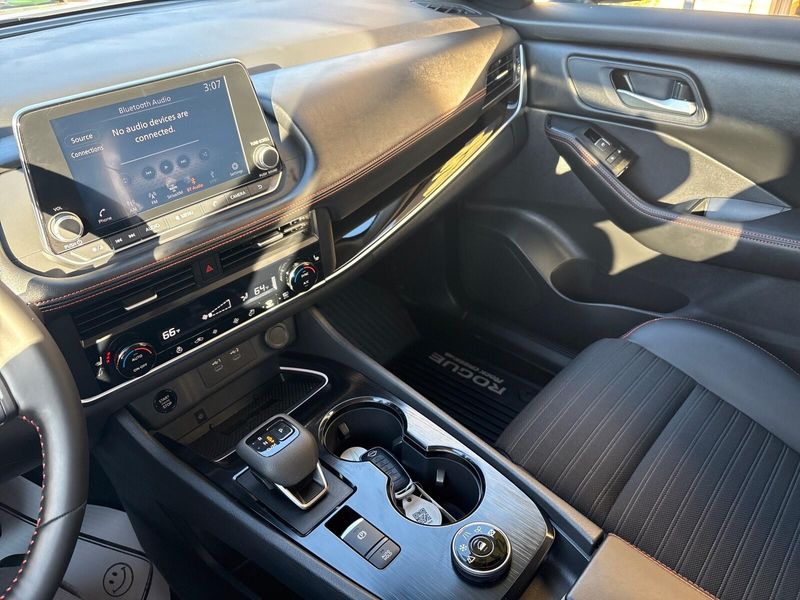 Used 2025 Nissan Rogue Rock CreekImage 16