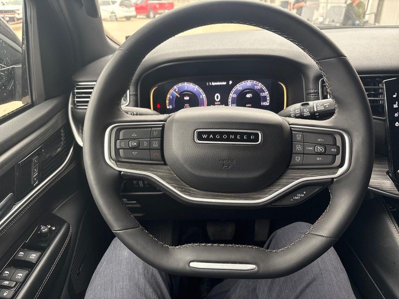 2024 Jeep Wagoneer Series IIImage 15