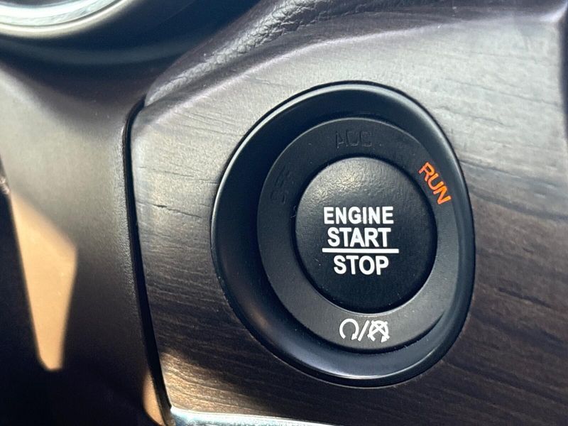 Used 2020 Jeep Grand Cherokee OverlandImage 17