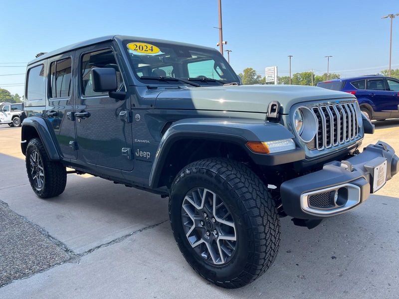 2024 Jeep Wrangler 4-door SaharaImage 8