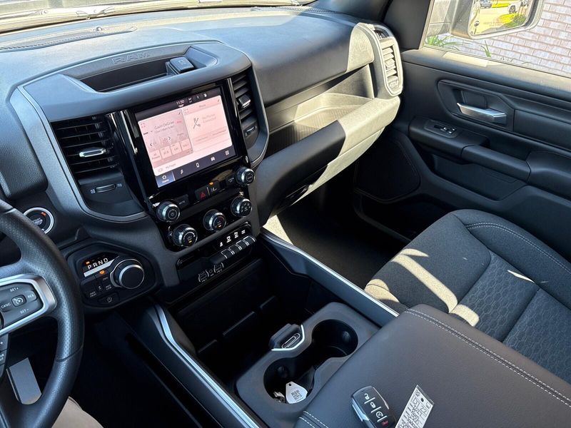 New 2027 RAM 1500 Express Crew Cab 4x4 5