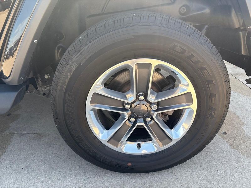 Used 2021 Jeep Wrangler Unlimited SaharaImage 12