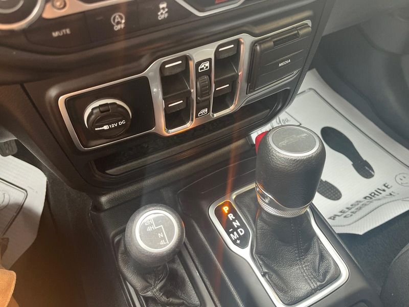 2022 Jeep Gladiator Sport SImage 19