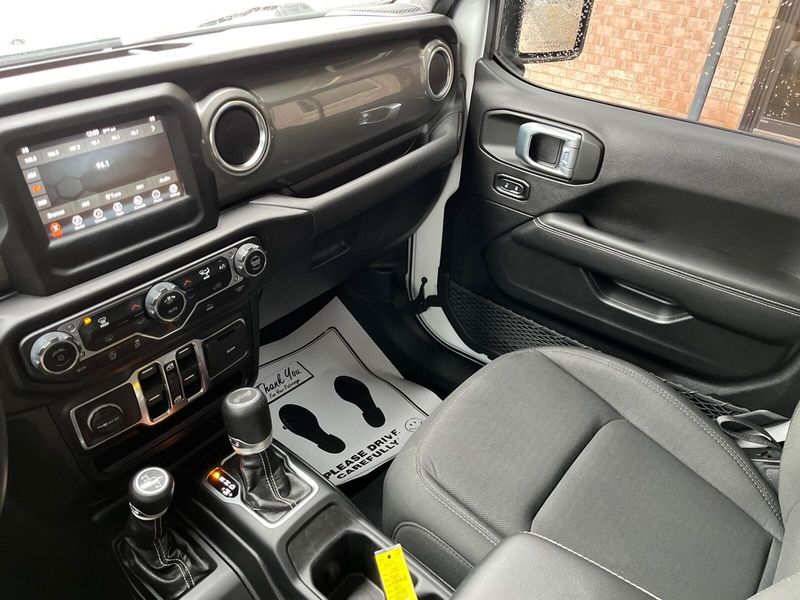 2021 Jeep Wrangler Unlimited SaharaImage 13