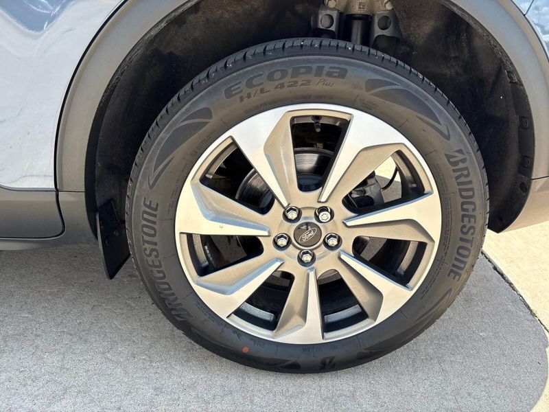 Used 2023 Ford Escape PlatinumImage 11