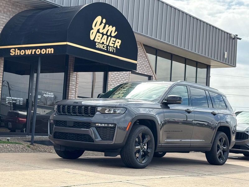 New 2026 Jeep Grand Cherokee L Limited 4x4Image 1