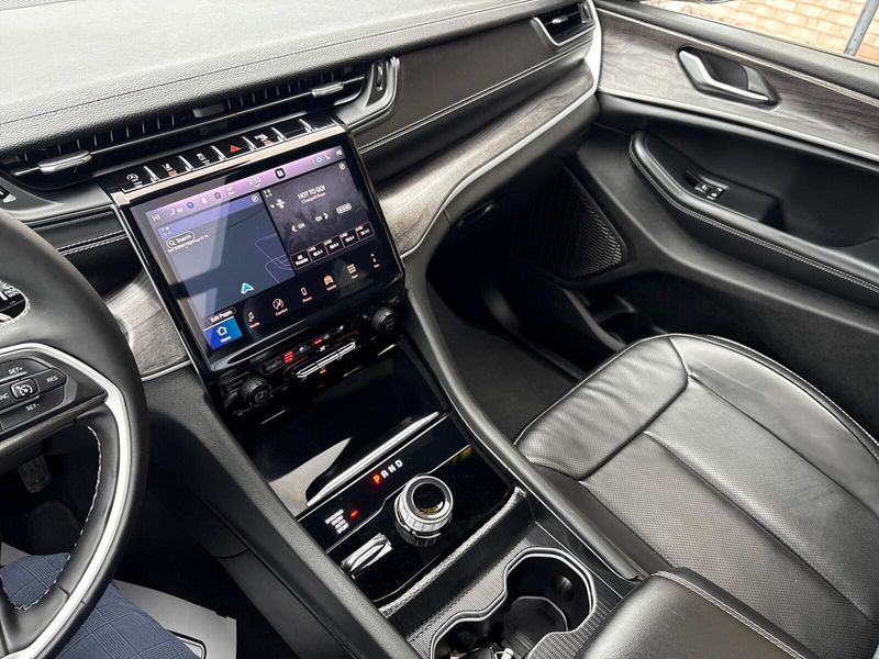 Used 2024 Jeep Grand Cherokee L LimitedImage 20