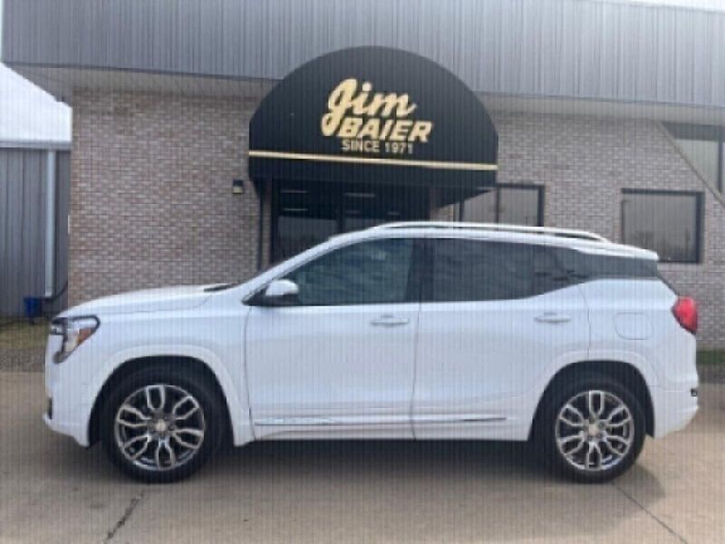 2022 GMC Terrain DenaliImage 2
