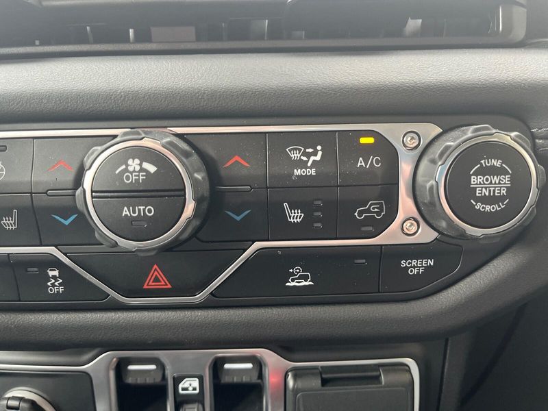 2024 Jeep Gladiator RubiconImage 21