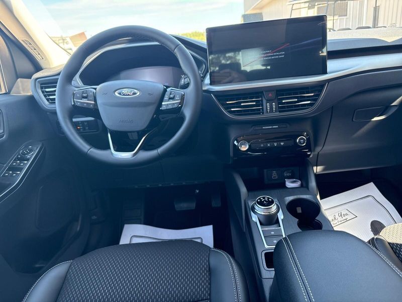 2025 Ford Escape photo 4