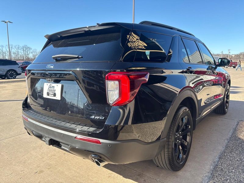 Used 2023 Ford Explorer ST-LineImage 10
