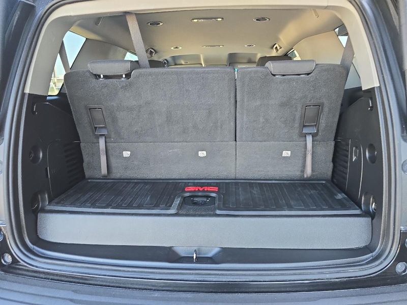 2019 GMC Yukon SLEImage 17