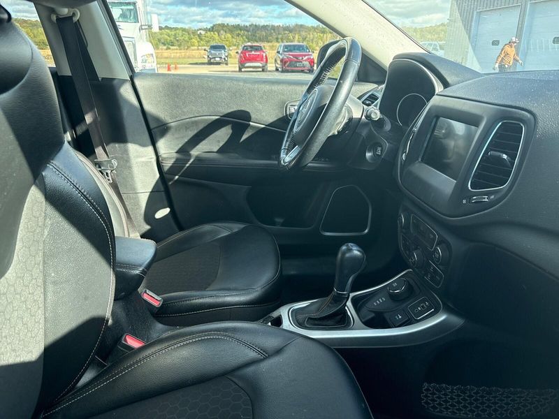 Used 2021 Jeep Compass LatitudeImage 10